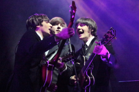 Magical Mystery Tour   12