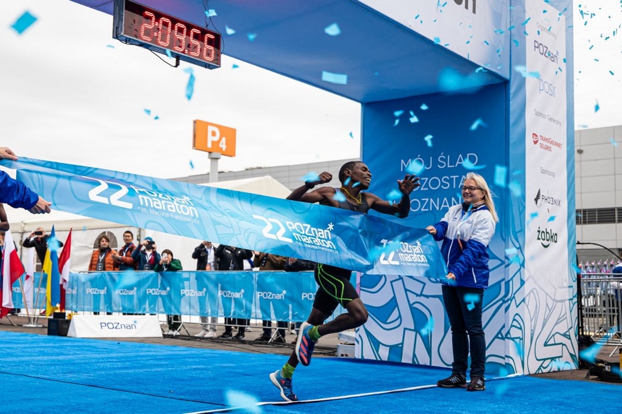 Petro Mamu Shaku z Erytrei zwyciężył w 22. Poznań Maratonie