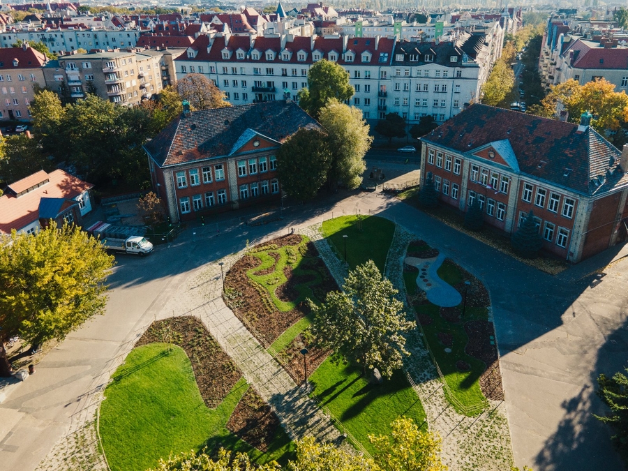 Zespół Szkół Ogólnokształcących nr 33 przy ul. Wyspiańskiego 